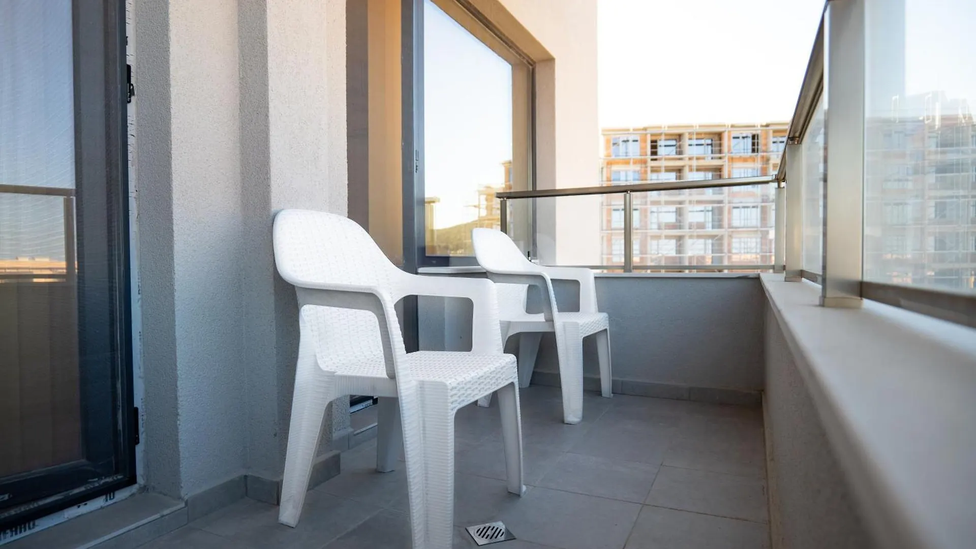 Galina Apartment Cozy Suite With Free Parking ヴァルナ